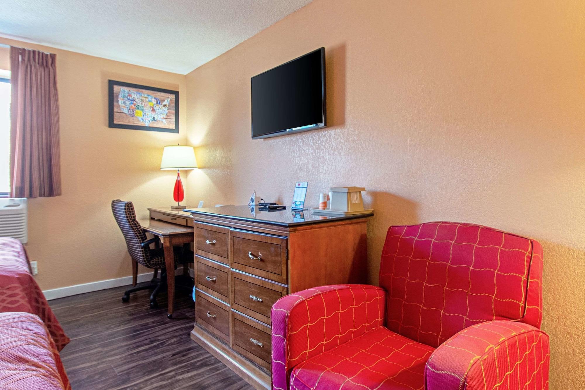 Econo Lodge Utica Eksteriør bilde