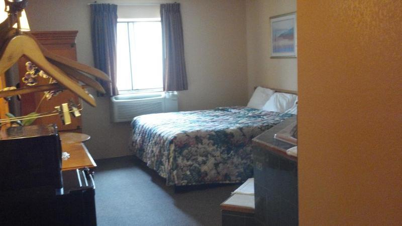 Econo Lodge Utica Eksteriør bilde