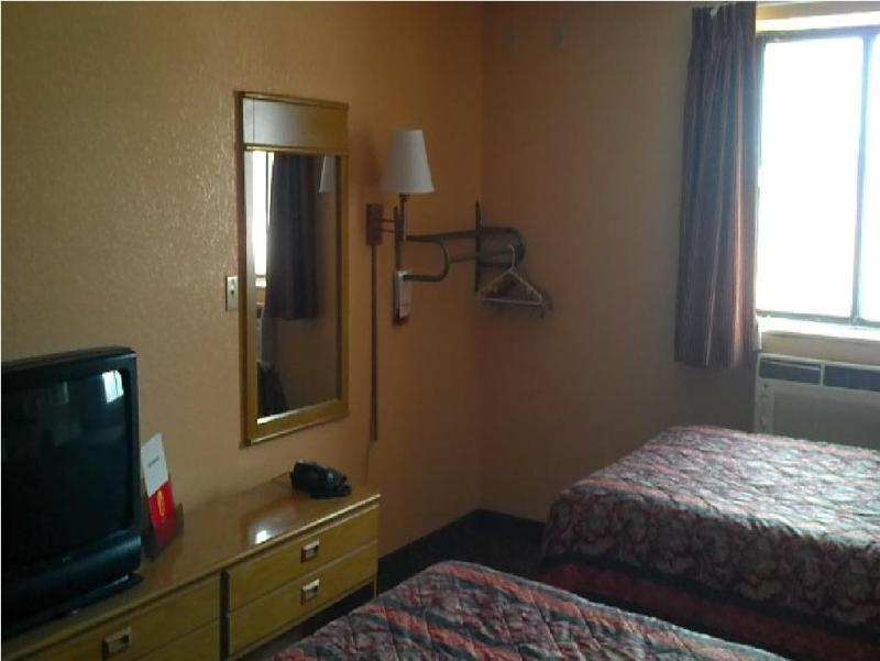 Econo Lodge Utica Eksteriør bilde